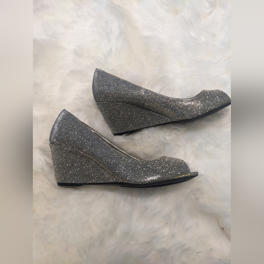 CL by Laundry peeptoe metallic shimmer wedge shoes